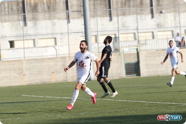 נתן מוטיבציה לריינה. אוסמה שעבאן (וואסים מוואסי)